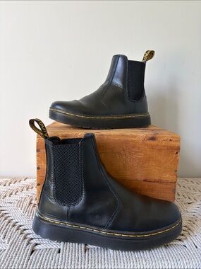 Dr. Martens Dorrian Chelsea Boots